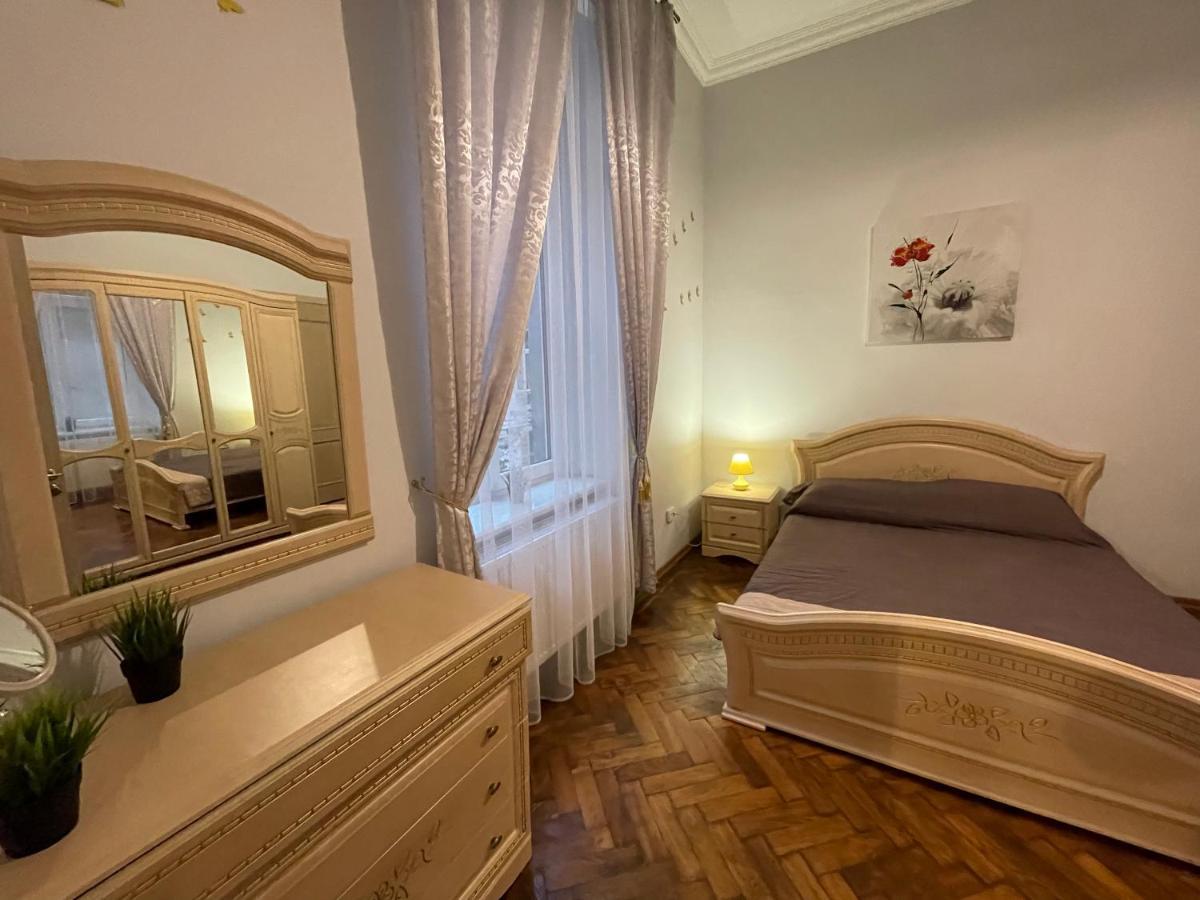 3 Rooms Apartments In The City Centr Lemberg Exterior foto