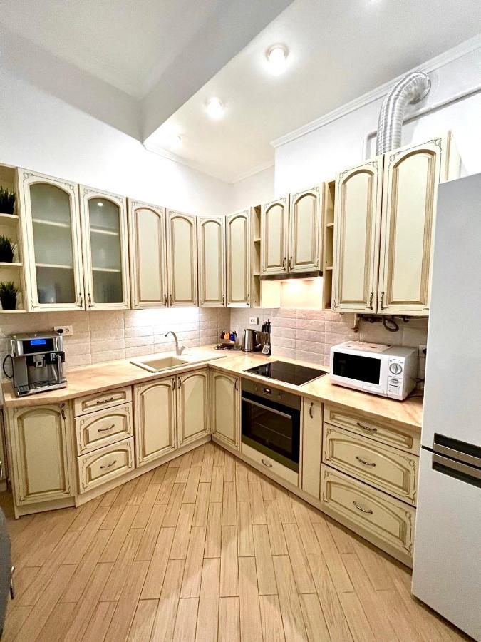 3 Rooms Apartments In The City Centr Lemberg Exterior foto