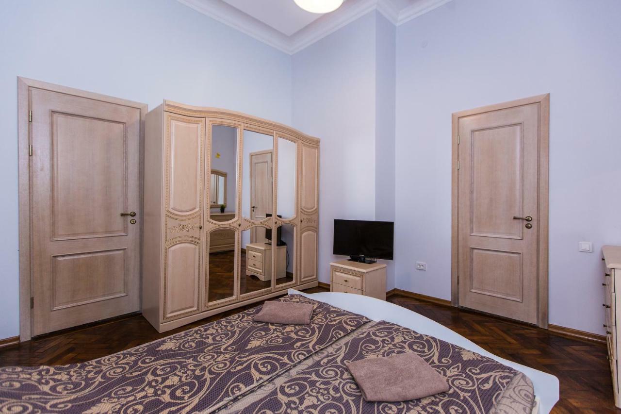 3 Rooms Apartments In The City Centr Lemberg Exterior foto