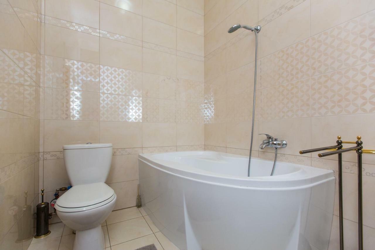 3 Rooms Apartments In The City Centr Lemberg Exterior foto
